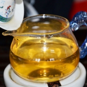2010年易武春 易纯料古树茶