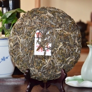 2017年那赛头春古树纯料普洱生茶357克饼茶
