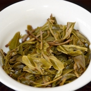 2018年景迈头春古树茶生茶饼