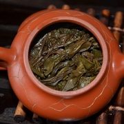 2005年红线班章茶王乔木七子饼茶