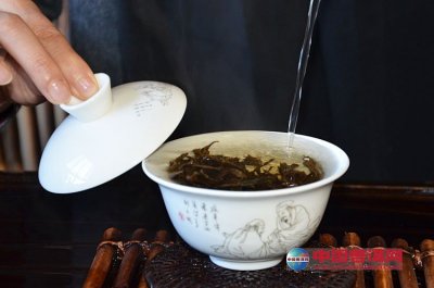 ���ӱ��ı��˸��